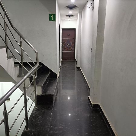 Airport Hotel Breeze New Delhi Exterior photo