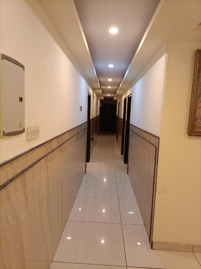 Airport Hotel Breeze New Delhi Exterior photo